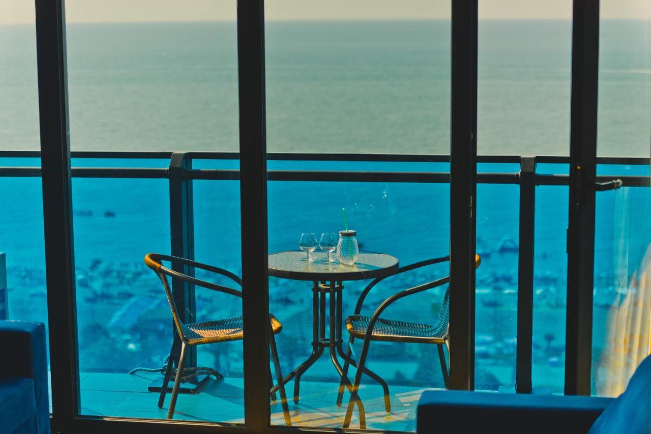 Orbi City Aparthotel Batumi Exterior photo