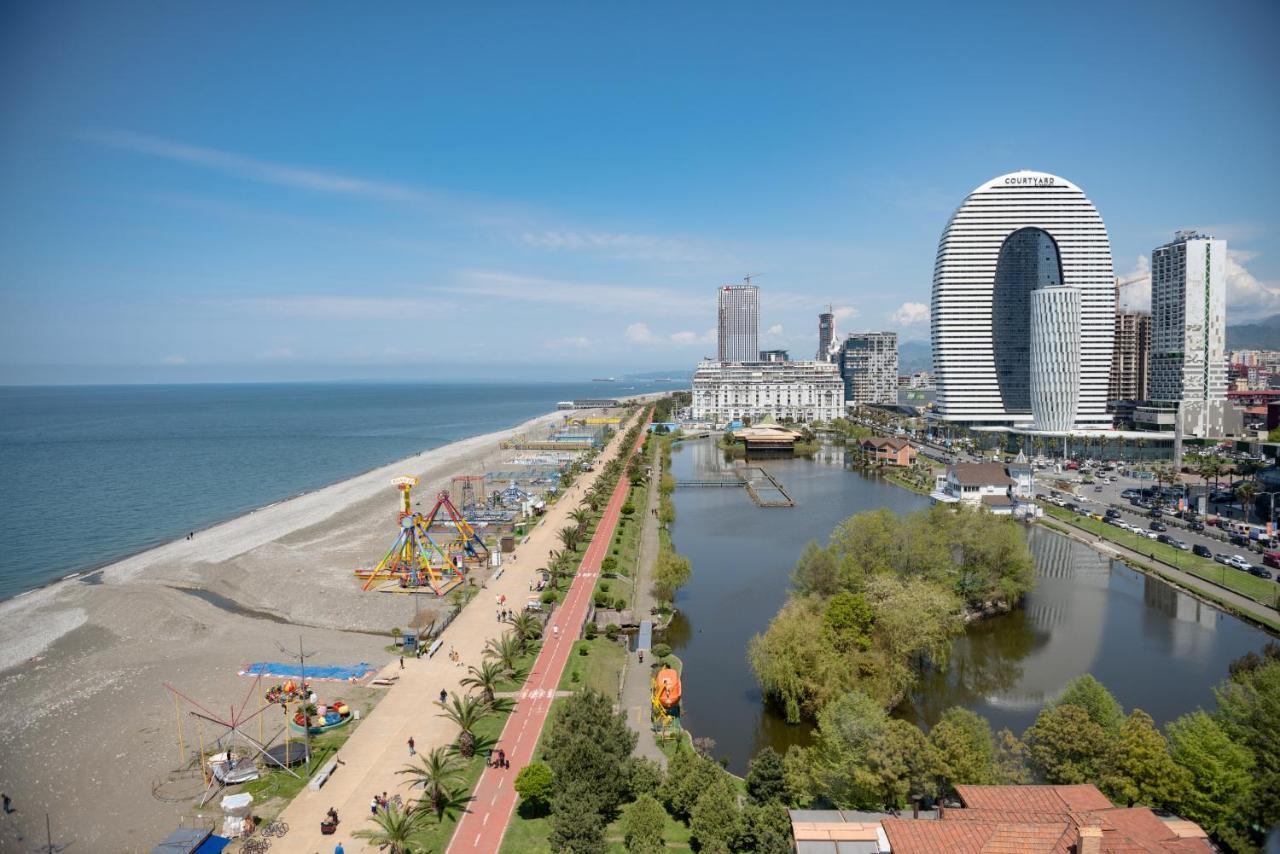 Orbi City Aparthotel Batumi Exterior photo