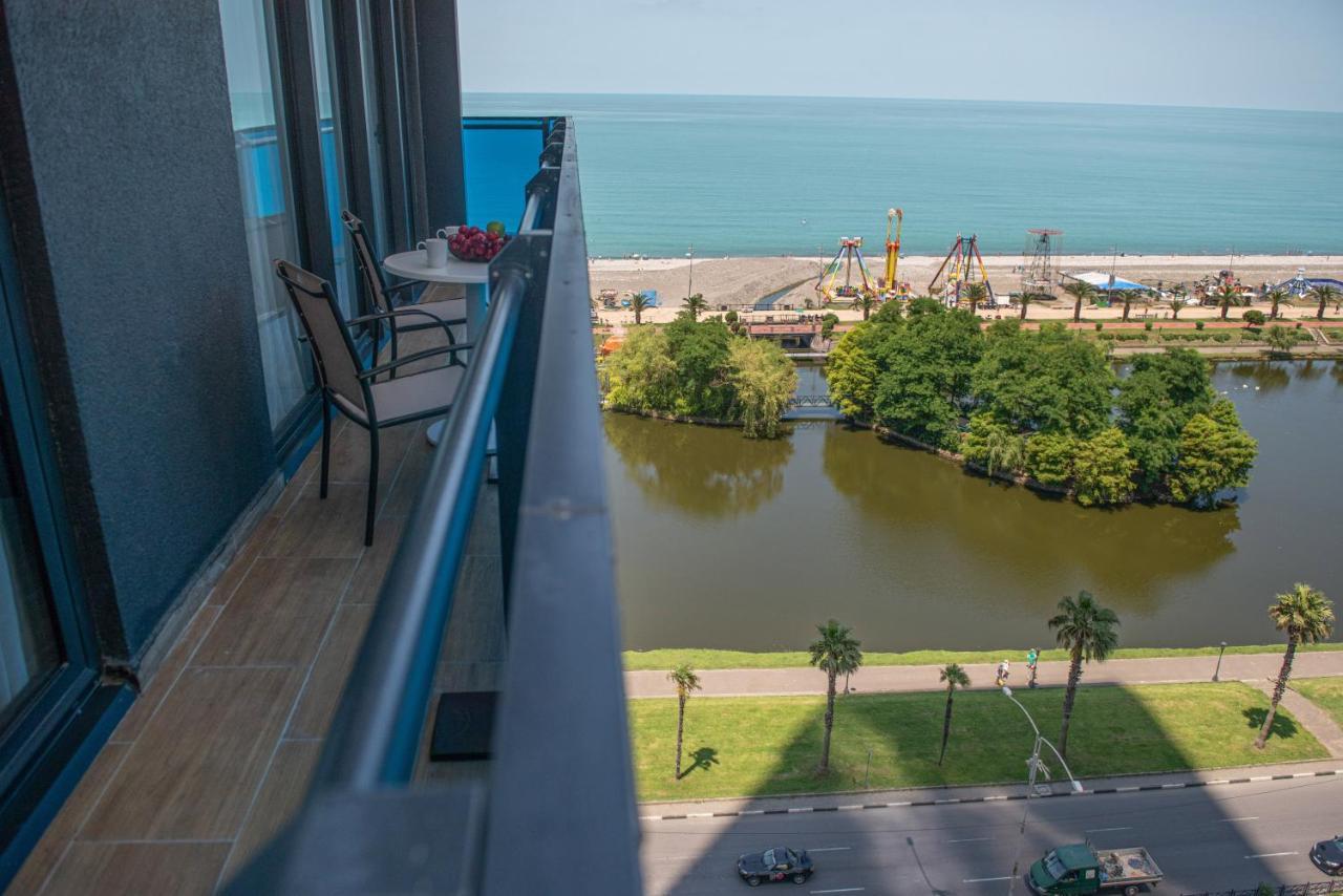 Orbi City Aparthotel Batumi Exterior photo