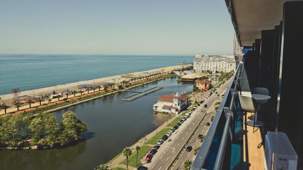 Orbi City Aparthotel Batumi Exterior photo
