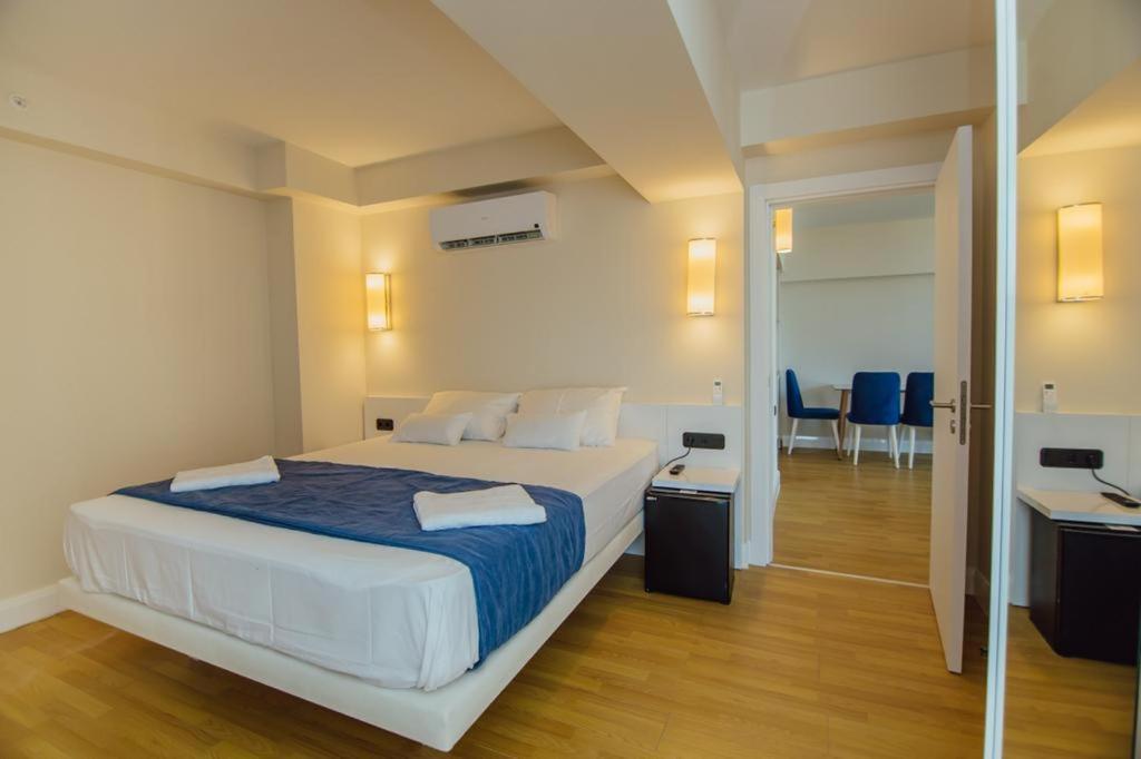 Orbi City Aparthotel Batumi Exterior photo