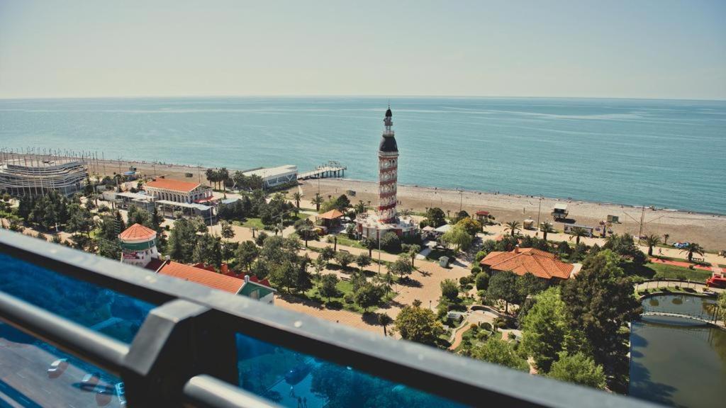 Orbi City Aparthotel Batumi Exterior photo