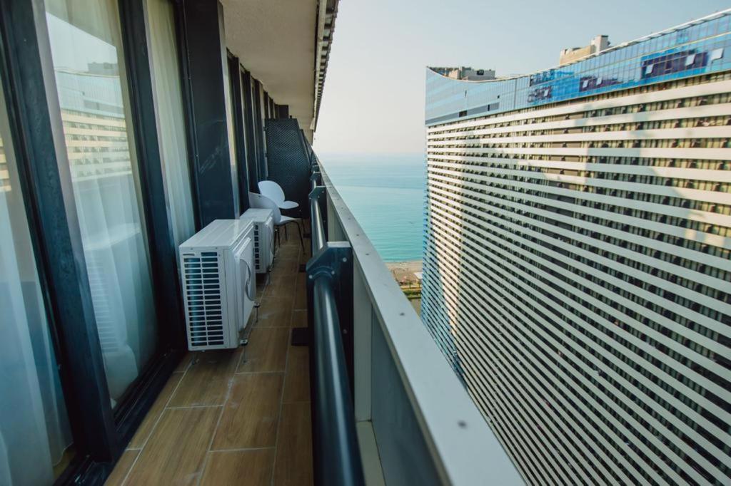 Orbi City Aparthotel Batumi Exterior photo