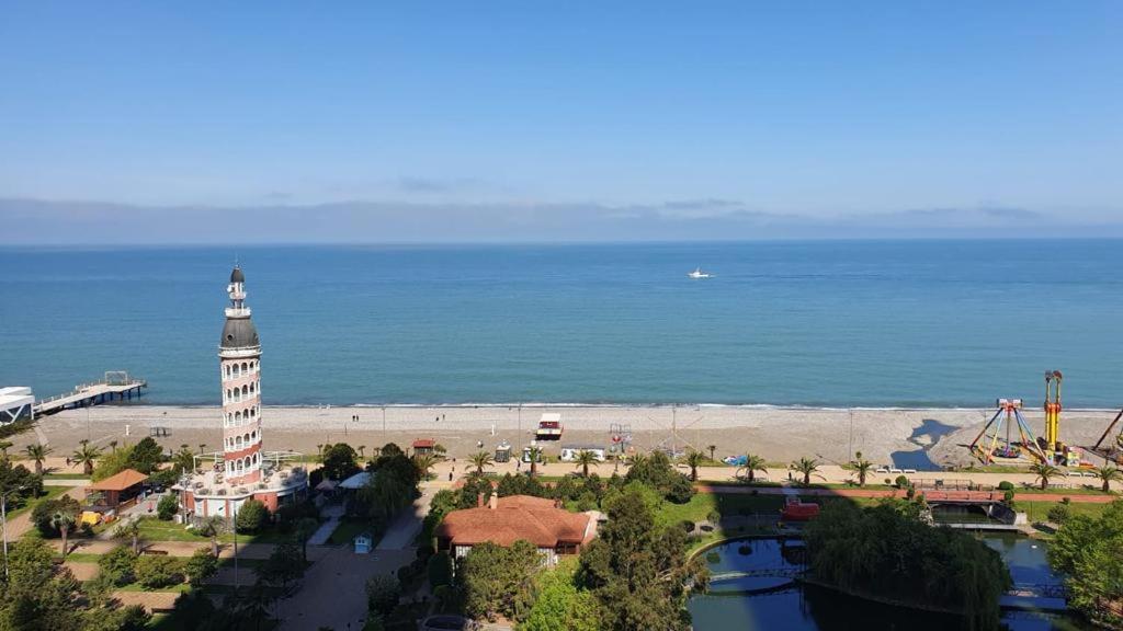 Orbi City Aparthotel Batumi Exterior photo